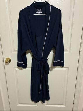 Fruit of the Loom Navy Robe with White Piping